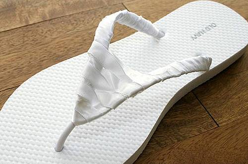 Be careful not to make the V too high. Wrap the strip without tightening or it will be hard to put your foot in the slippers afterwards. It will be a...