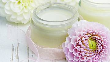 How to make anti-aging face cream?